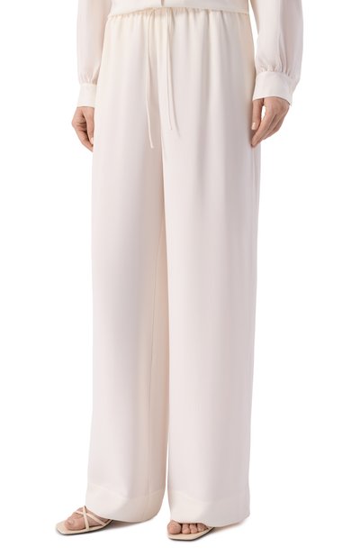 Шелковые брюки 12 STOREEZ кремового цвета по цене 32000 руб., арт. 136852, фото 3 Шелковые брюки 12 STOREEZ, арт. 136852, фото 3