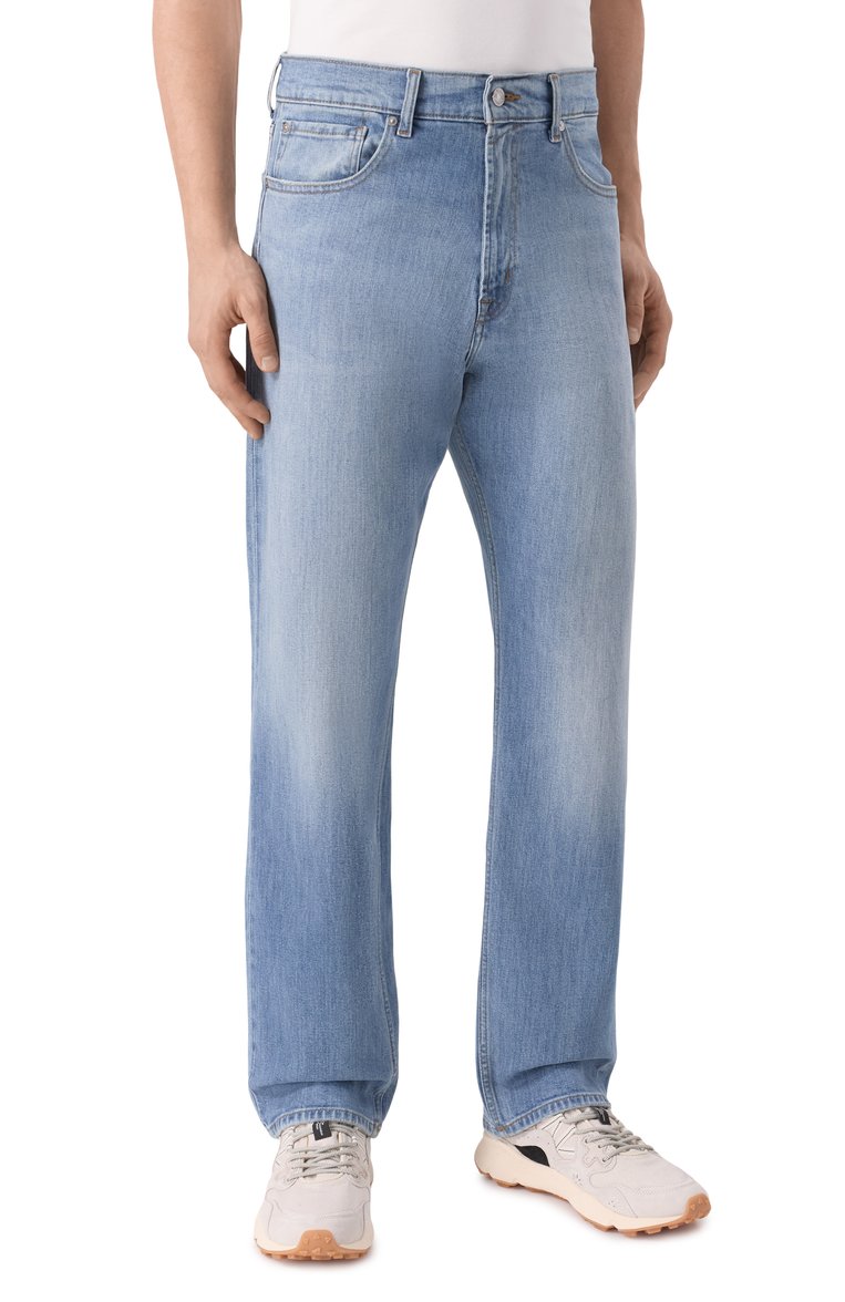 Мужские джинсы straight 7 FOR ALL MANKIND голубого цвета, арт. 7T099A56 | Фото 3 (Длина (брюки, джинсы): Стандартные; Детали: Делаве; Материал внешний: Хлопок, Деним; Кросс-КТ: Деним; Силуэт М (брюки): Прямые; Стили: Повседневный; Автоматизация ТО: Проставлено; Автоматизация состава: Проставлено)