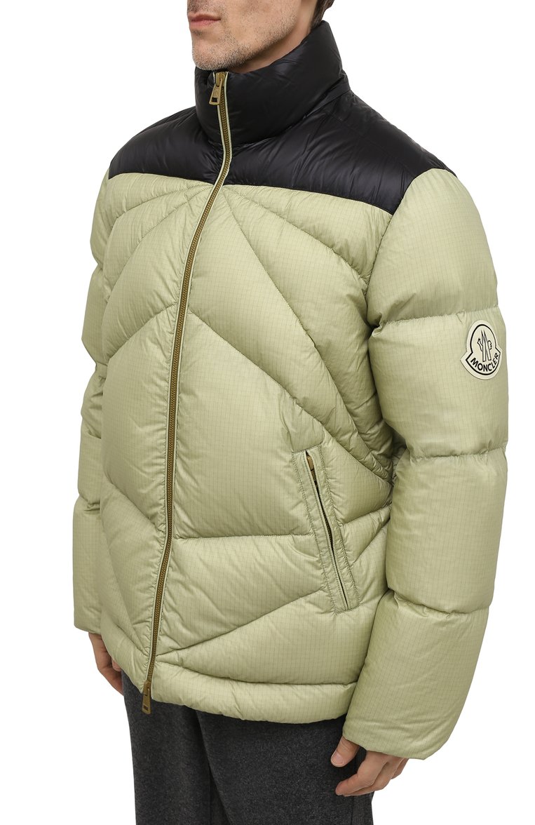 Мужская пуховик tama 2 moncler 1952 MONCLER GENIUS светло-зеленого цвета, арт. G2-092-1A000-30-595EV | Фото 3 (Материал подклада: Синтетический материал; Материал внешний: Синтетический материал; Материал утеплителя: Пух и перо; Длина (верхняя одежда): Короткие; Рукава: Длинные; Кросс-КТ: Куртка; Стили: Милитари; Мужское Кросс-КТ: пуховик-короткий; Shop in Shop M: Верхняя одежда; Драгоценные камни: Проставлено; Материал сплава: Проставлено)