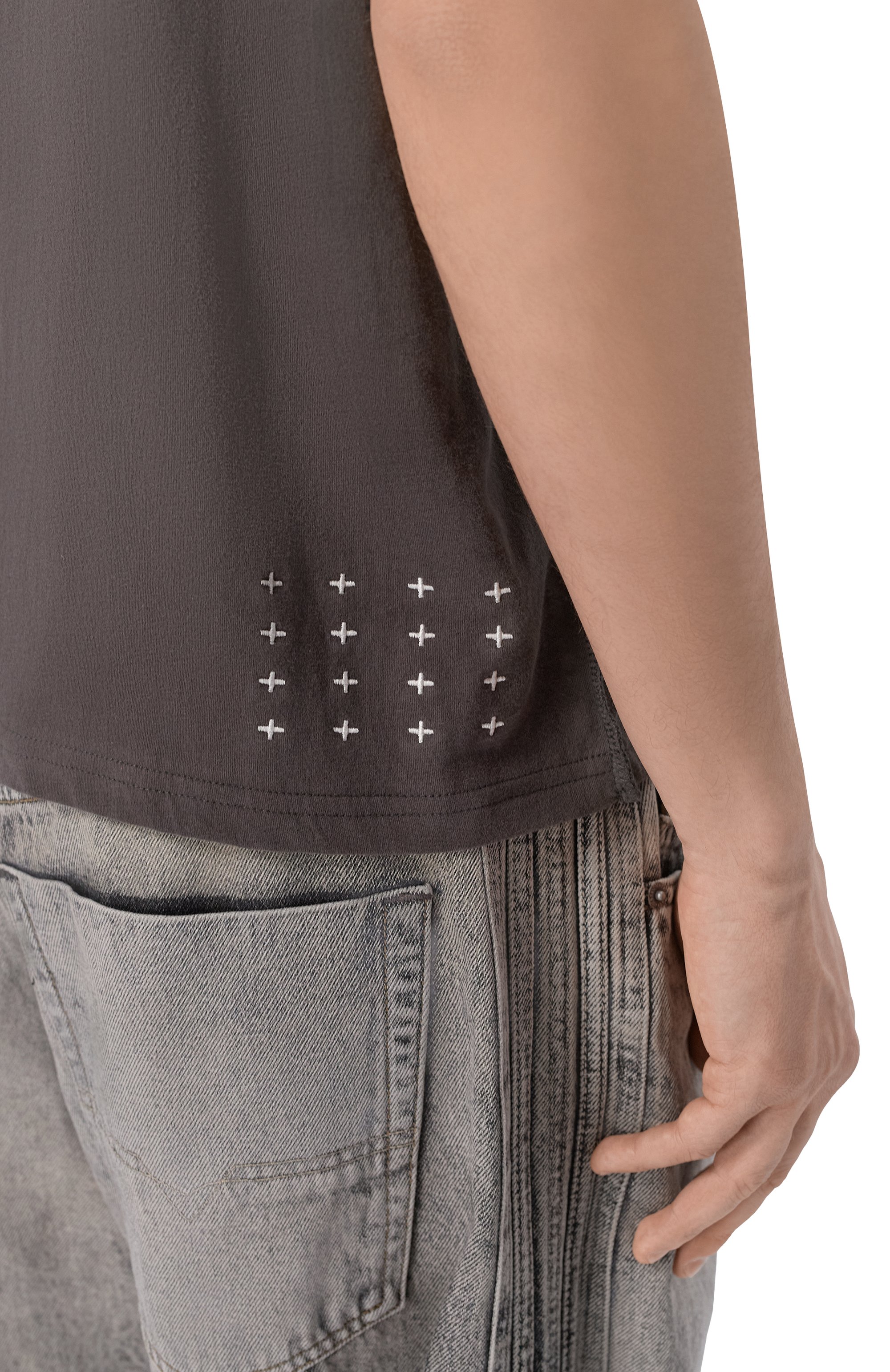 Хлопковая футболка KSUBI темно-серого цвета по цене 15950 руб., арт. MSP26TE011, фото 5 Хлопковая футболка KSUBI, арт. MSP26TE011, фото 5