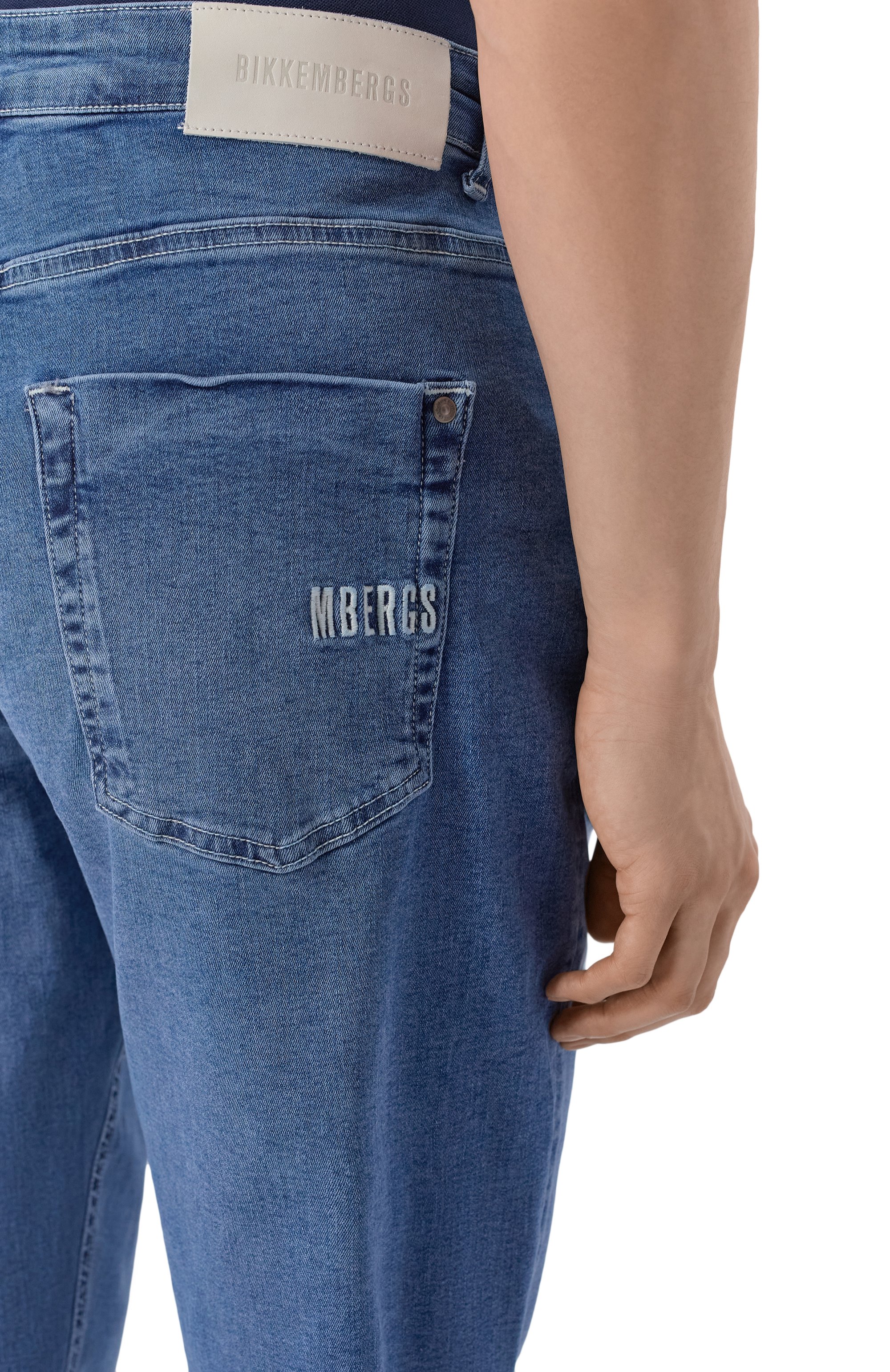 Джинсы DIRK BIKKEMBERGS синего цвета по цене 25050 руб., арт. BMD1649R, фото 5 Джинсы DIRK BIKKEMBERGS, арт. BMD1649R, фото 5