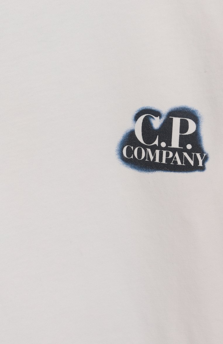 Детская хлопковая футболка C.P. COMPANY молочного цвета, арт. CUM00L/LAA17/4-8 | Фото 3 (Рукава: Короткие; Материал внешний: Хлопок; Мальчики Кросс-КТ: Футболка-одежда; Ростовка одежда: 4 года | 104 см, 6 лет | 116 см, 8 лет | 128 см)