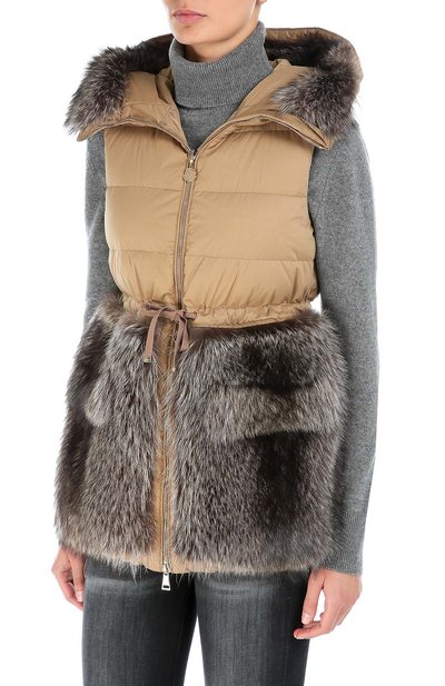 Пуховый жилет с капюшоном и меховой отделкой MONCLER, арт. B2-093-48813-10-54012, фото 3