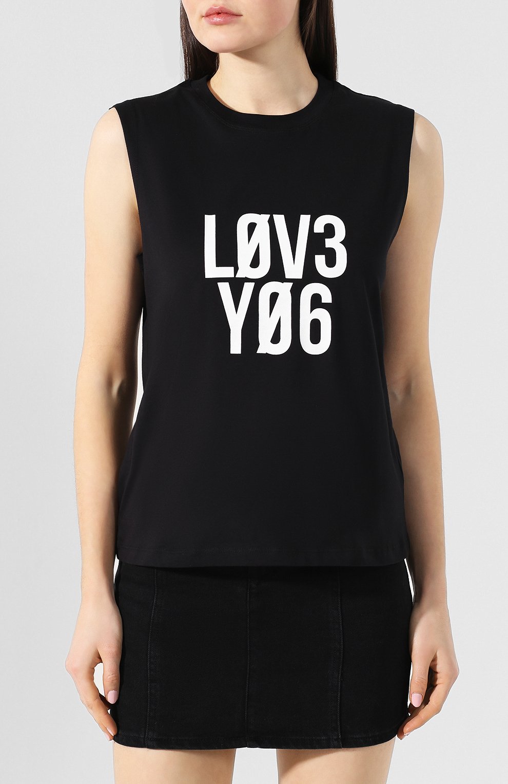 Хлопковая футболка REDVALENTINO черного цвета по цене 9445 руб., арт. RR0MC00C/JXE, фото 3 Хлопковая футболка REDVALENTINO, арт. RR0MC00C/JXE, фото 3