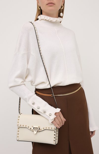 Сумка rockstud VALENTINO кремового цвета по цене 144000 руб., арт. UW2B0181/B0L, фото 5 Сумка rockstud VALENTINO, арт. UW2B0181/B0L, фото 5