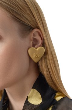 Женская клипсы DOLCE & GABBANA золотого цвета, арт. WEQ8S2 W1111 | Фото 2 (Нос: Не проставлено; Региональные ограничения белый список (Axapta Mercury): Не проставлено; Женское Кросс-КТ: Клипсы-серьги; Материал: Металл)
