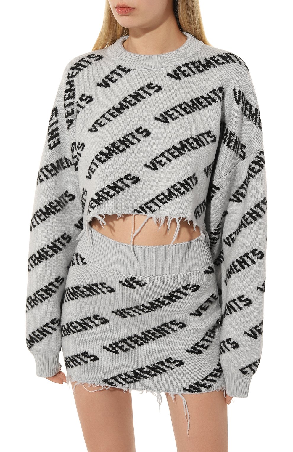Шерстяной свитер VETEMENTS серого цвета по цене 99750 руб., арт. UE63KN900G, фото 3 Шерстяной свитер VETEMENTS, арт. UE63KN900G, фото 3