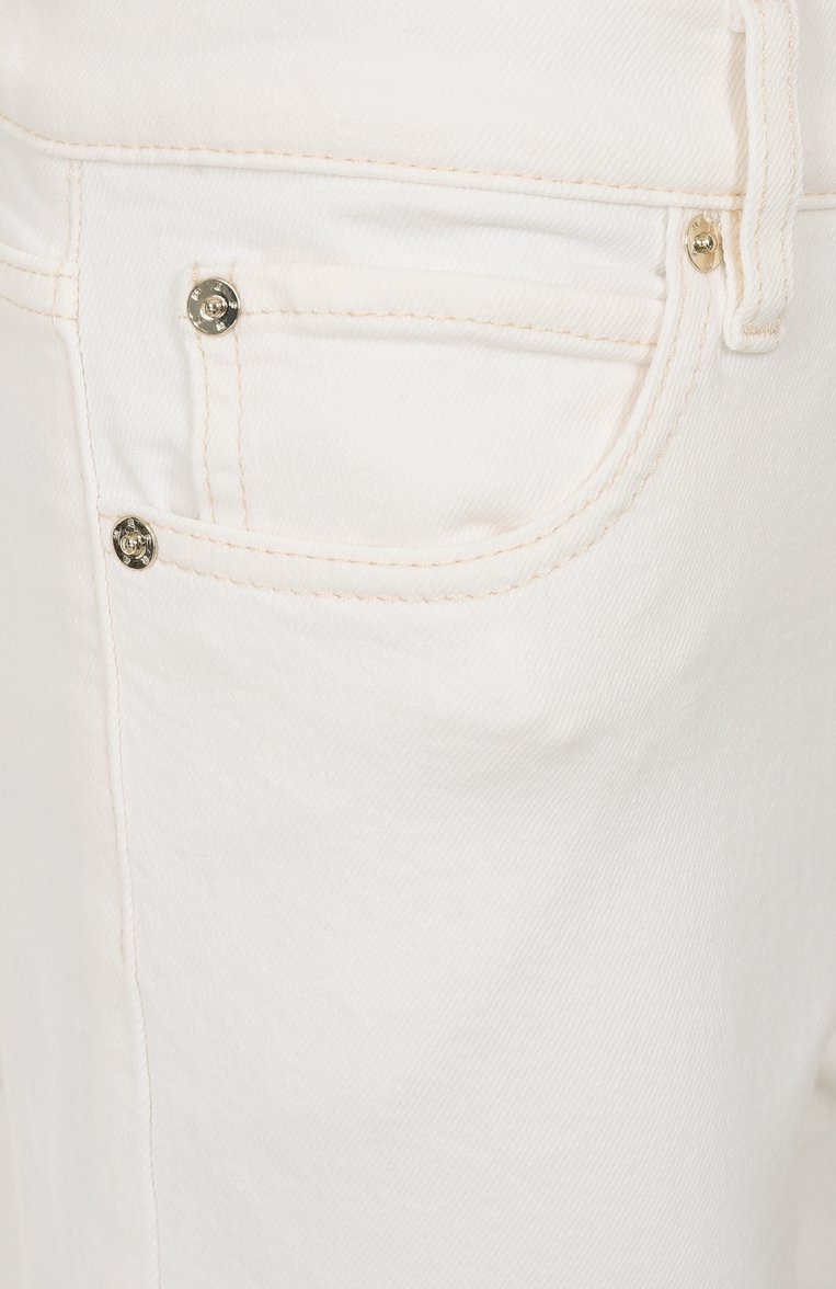 Женские джинсы the borrowed FRAME DENIM белого цвета, арт. 1004476 | Фото 6 (Длина (брюки, джинсы): Стандартные; Материал внешний: Хлопок, Деним; Силуэт Ж (брюки и джинсы): Прямые; Стили: Кэжуэл; Кросс-КТ: Деним; Автоматизация ТО: Проставлено; Автоматизация состава: Проставлено)
