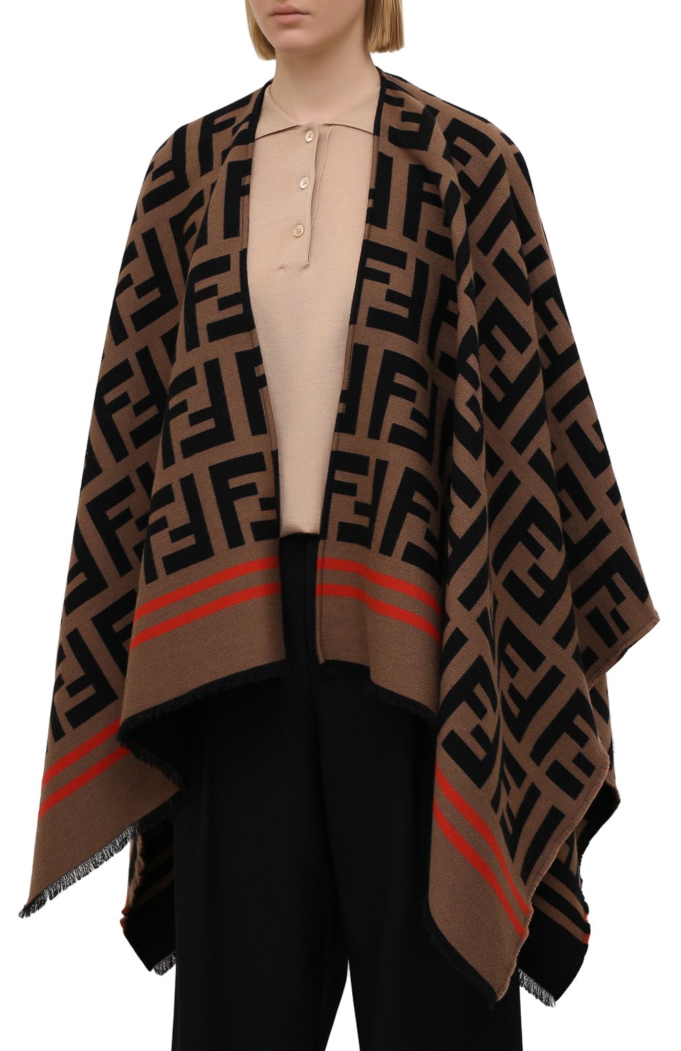 Пончо из шерсти и шелка FENDI черного цвета по цене 109500 руб., арт. FXX636 A3Q1, фото 3 Пончо из шерсти и шелка FENDI, арт. FXX636 A3Q1, фото 3