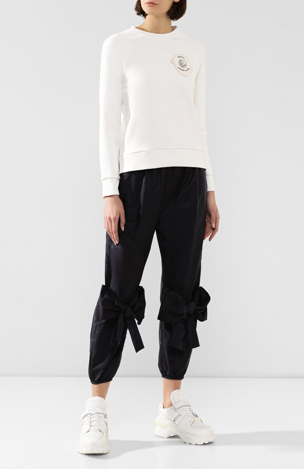 Свитшот 4 moncler simone rocha MONCLER GENIUS белого цвета по цене 43200 руб., арт. E2-09W-80532-00-809FE, фото 2 Свитшот 4 moncler simone rocha MONCLER GENIUS, арт. E2-09W-80532-00-809FE, фото 2