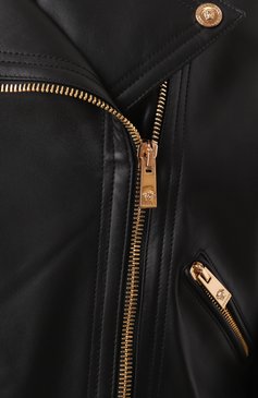 Женская кожаная куртка VERSACE черного цвета, арт. 1010545/1A10118 | Фото 6 (Рукава: Длинные; Длина (верхняя одежда): Короткие; Материал подклада: Синтетический материал; Материал внешний: Натуральная кожа; Драгоценные камни: Проставлено; Материал сплава: Проставлено; Кросс-КТ: Куртка, Легкие; Стили: Кэжуэл; Женское Кросс-КТ: Замша и кожа)