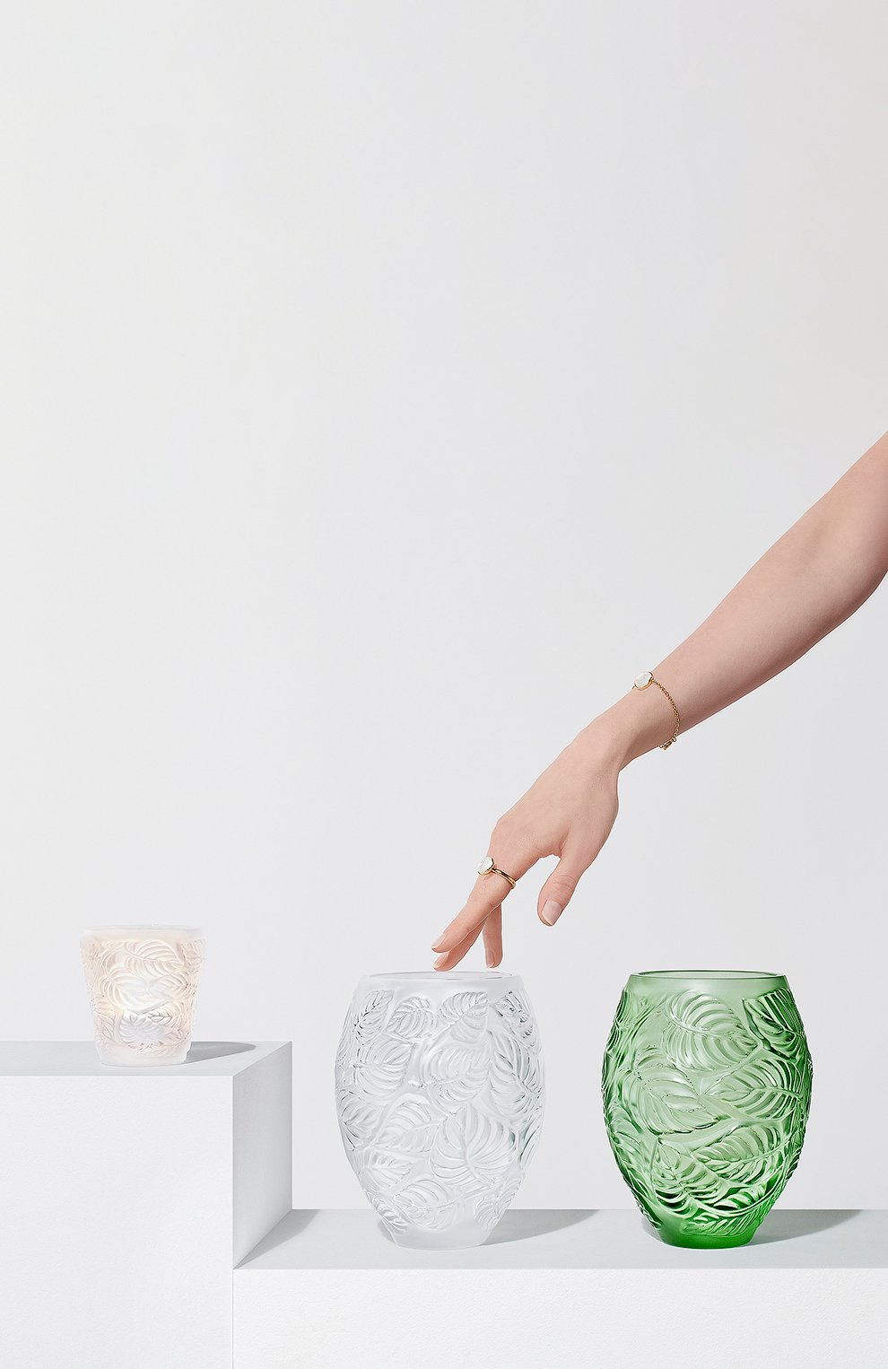 Ваза feuilles LALIQUE зеленого цвета по цене 119500 руб., арт. 10745600, фото 2 Ваза feuilles LALIQUE, арт. 10745600, фото 2