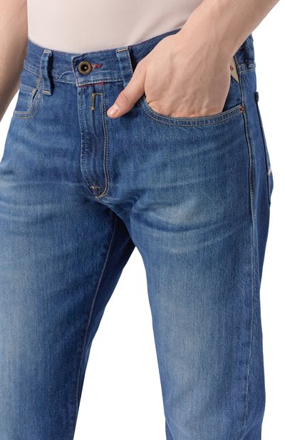 Джинсы neaal REPLAY синего цвета по цене 22500 руб., арт. M1038R.000.814 836, фото 5 Джинсы neaal REPLAY, арт. M1038R.000.814 836, фото 5