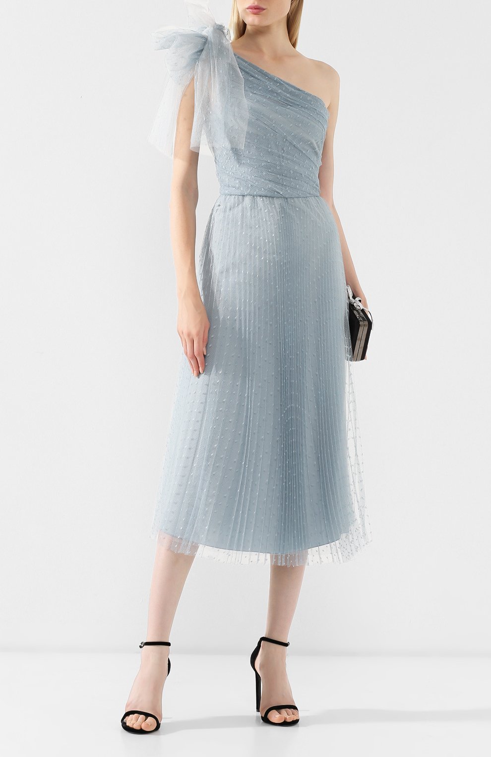 Платье-миди с бантом REDVALENTINO голубого цвета по цене 116500 руб., арт. RR3VAC05/428, фото 2 Платье-миди с бантом REDVALENTINO, арт. RR3VAC05/428, фото 2