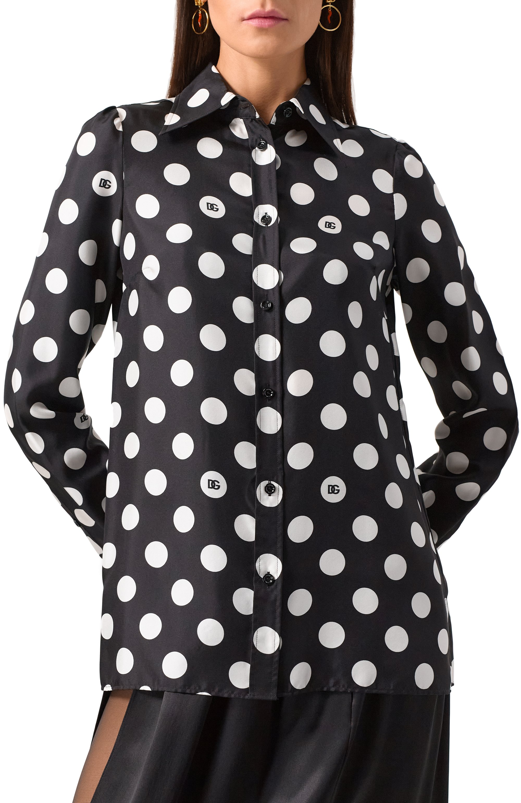 Атласная блузка DOLCE & GABBANA черно-белого цвета по цене 156000 руб., арт. F5S48T/IS1VL, фото 3 Атласная блузка DOLCE & GABBANA, арт. F5S48T/IS1VL, фото 3