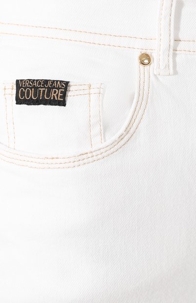 Джинсы VERSACE JEANS COUTURE белого цвета по цене 24050 руб., арт. A1HVA0TI-VDP515/HRF4N, фото 5 Джинсы VERSACE JEANS COUTURE, арт. A1HVA0TI-VDP515/HRF4N, фото 5