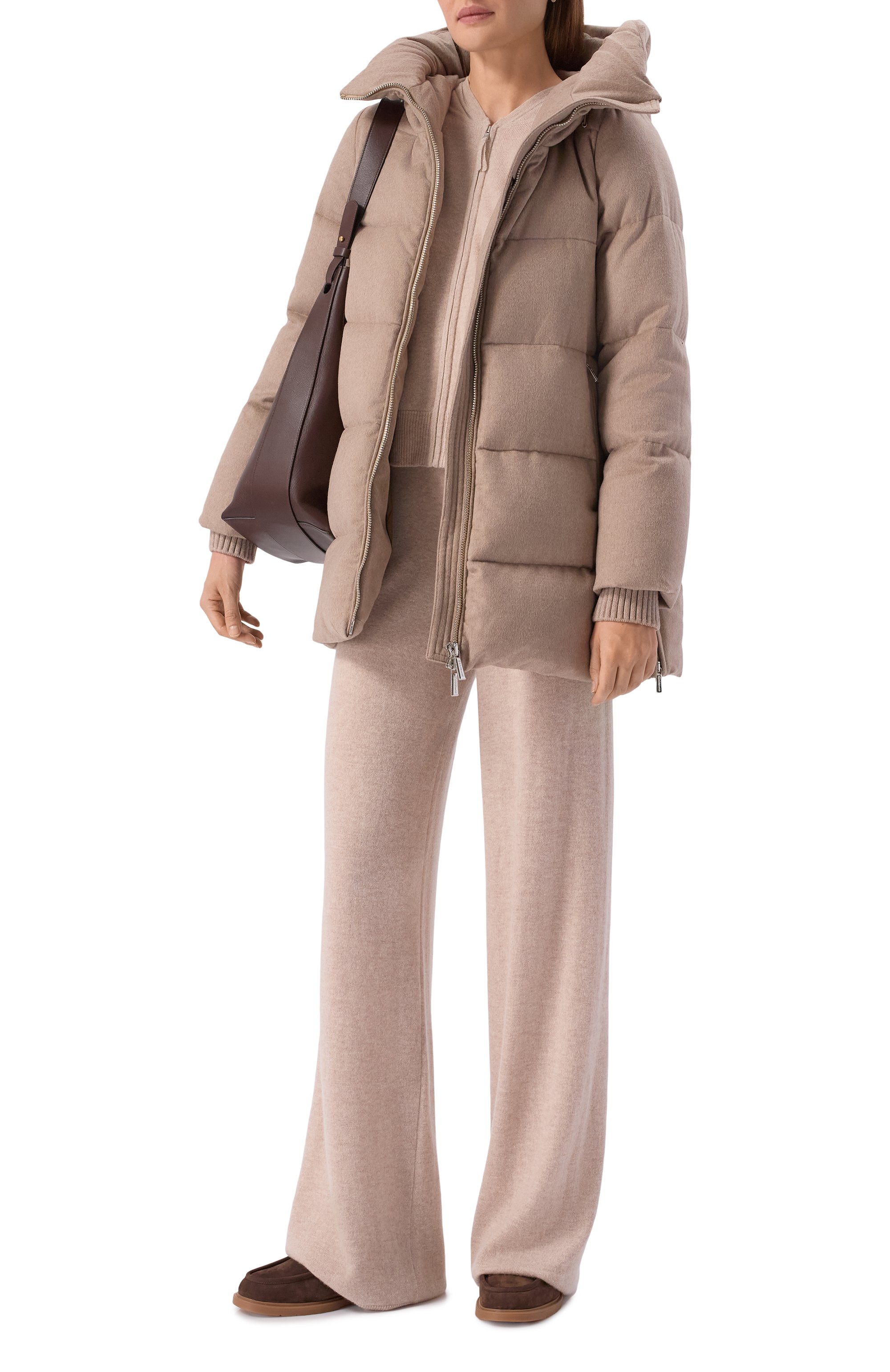 Пуховик из шерсти и кашемира MOORER бежевого цвета по цене 359000 руб., арт. CARINZIA/LS9, фото 2 Пуховик из шерсти и кашемира MOORER, арт. CARINZIA/LS9, фото 2