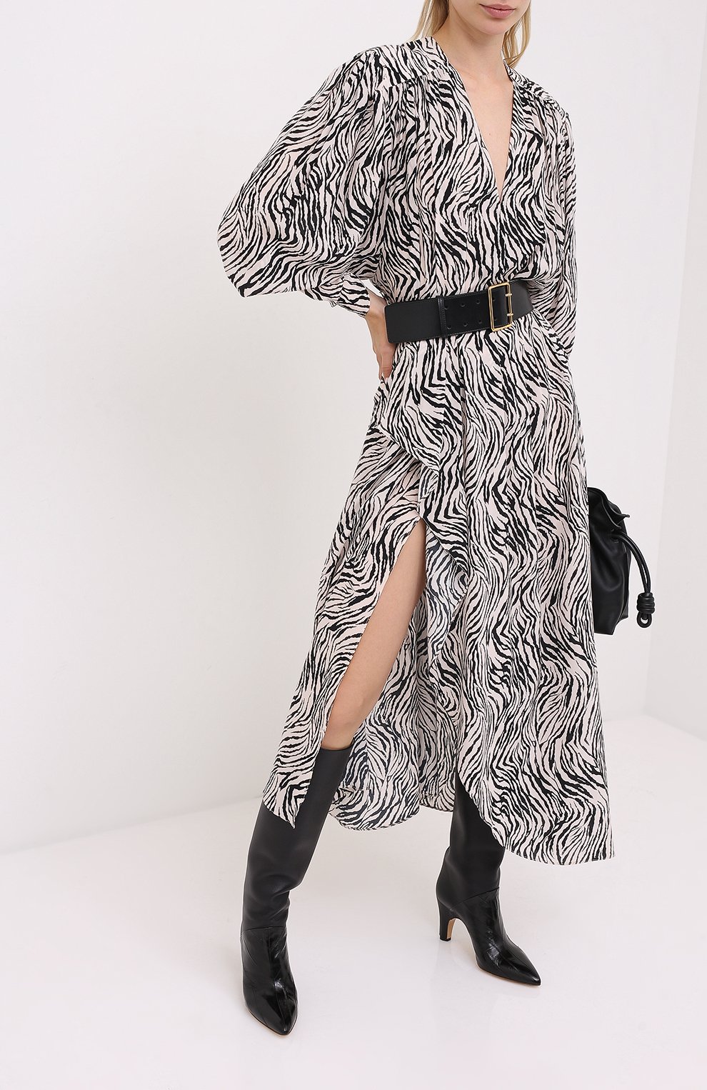 Шелковое платье ISABEL MARANT черно-белого цвета по цене 179000 руб., арт. R01783-20A026I/BLAINEA, фото 2 Шелковое платье ISABEL MARANT, арт. R01783-20A026I/BLAINEA, фото 2