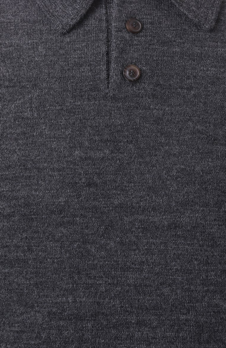 Мужское шерстяное поло MAISON MARGIELA темно-серого цвета, арт. S50GL0061/M13098 | Фото 6 (Рукава: Длинные; Длина (для топов): Стандартные; Материал внешний: Шерсть; Кросс-КТ: Трикотаж; Принт: Без принта; Застежка: Пуговицы; Стили: Минимализм, Кэжуэл)