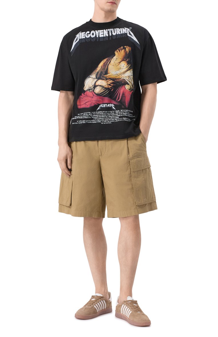 Мужские хлопковые шорты icon DSQUARED2 бежевого цвета, арт. S79MU0074/D35224 | Фото 2 (Длина Шорты М: Ниже колена; Принт: Без принта; Силуэт М (брюки): Карго; Случай: Повседневный; Стили: Кэжуэл; Материал внешний: Хлопок)