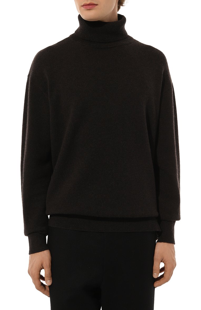 Мужской шерстяная водолазка DRIES VAN NOTEN темно-коричневого цвета, арт. 242-021225-9702 | Фото 3 (Материал внешний: Шерсть; Рукава: Длинные; Материал сплава: Проставлено; Длина (для топов): Стандартные; Драгоценные камни: Проставлено; Мужское Кросс-КТ: Водолазка-одежда; Принт: Без принта; Стили: Минимализм)