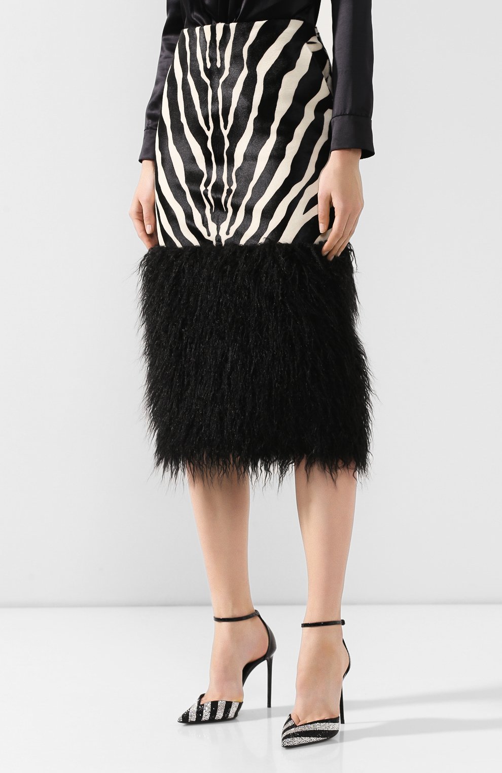 Кожаная юбка SAINT LAURENT черно-белого цвета по цене 377000 руб., арт. 584937/Y7VU2, фото 3 Кожаная юбка SAINT LAURENT, арт. 584937/Y7VU2, фото 3