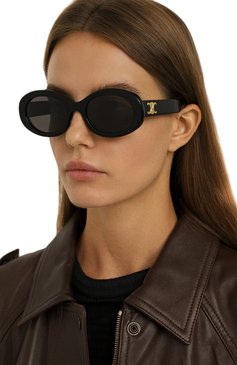 Женские солнцезащитные очки CELINE EYEWEAR черного цвета, арт. CL40194U 01A | Фото 2 (Региональные ограничения белый список (Axapta Mercury): Не проставлено; Нос: Не проставлено; Материал: Пластик; Тип очков: С/з; Оптика Гендер: оптика-женское; Очки форма: Овальные)