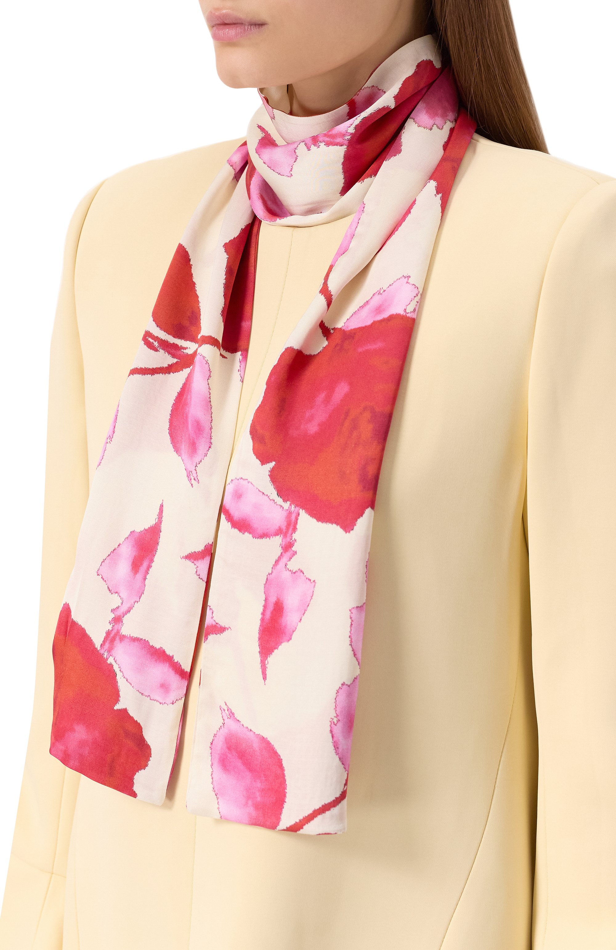 Шарф из вискозы BLUMARINE кремового цвета по цене 57450 руб., арт. P522W337W, фото 2 Шарф из вискозы BLUMARINE, арт. P522W337W, фото 2