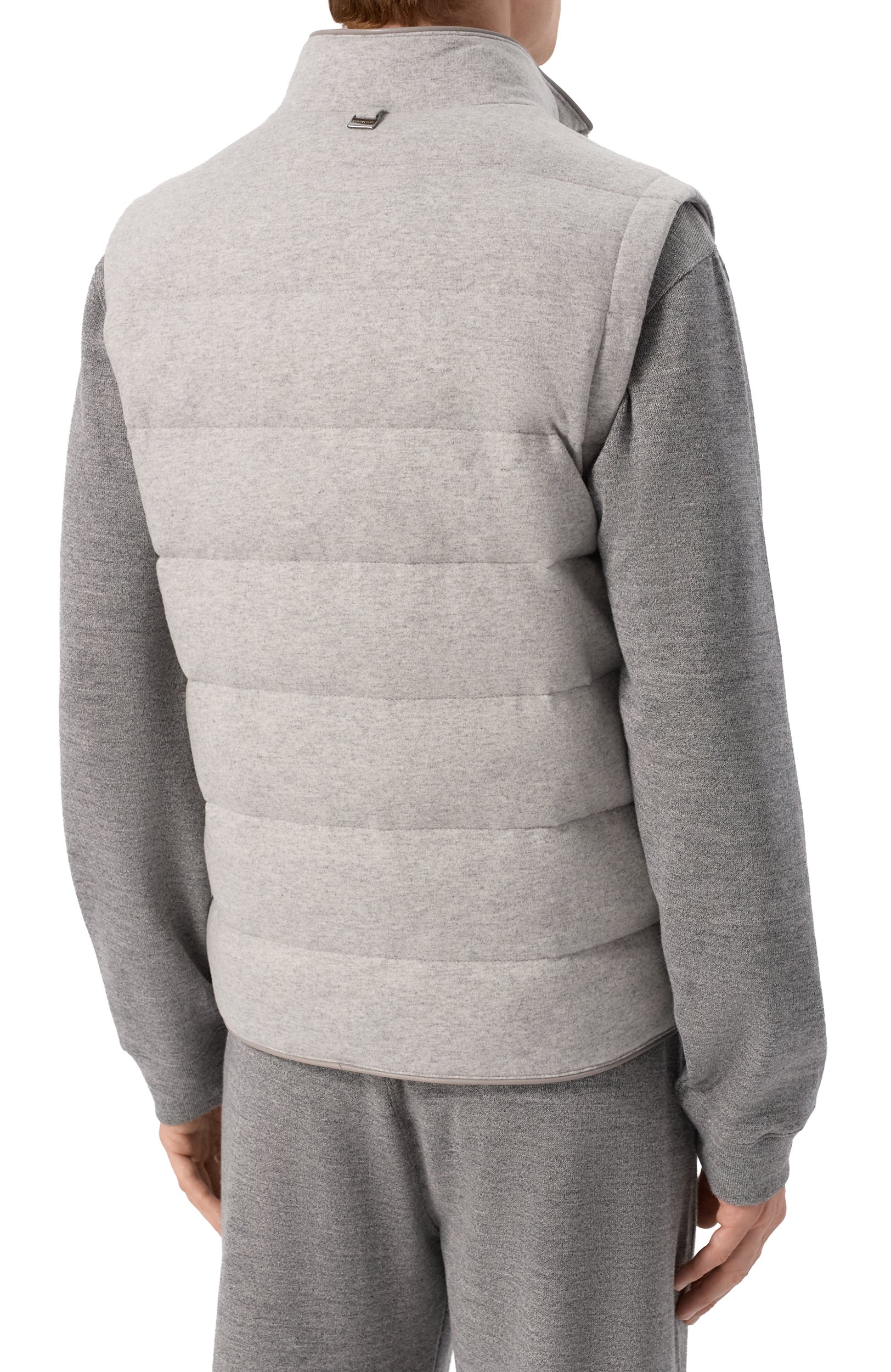 Утепленный жилет CORNELIANI светло-серого цвета по цене 118000 руб., арт. 28C5U0/2A20111, фото 4 Утепленный жилет CORNELIANI, арт. 28C5U0/2A20111, фото 4