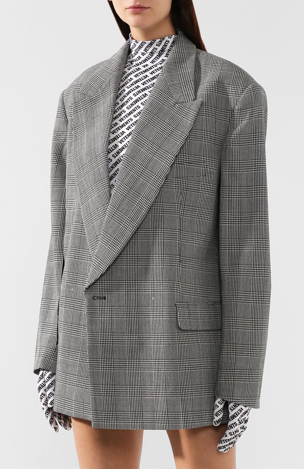 Шерстяной жакет VETEMENTS серого цвета по цене 138500 руб., арт. WAH20JA407/BLACK/WHITE CHECK, фото 3 Шерстяной жакет VETEMENTS, арт. WAH20JA407/BLACK/WHITE CHECK, фото 3