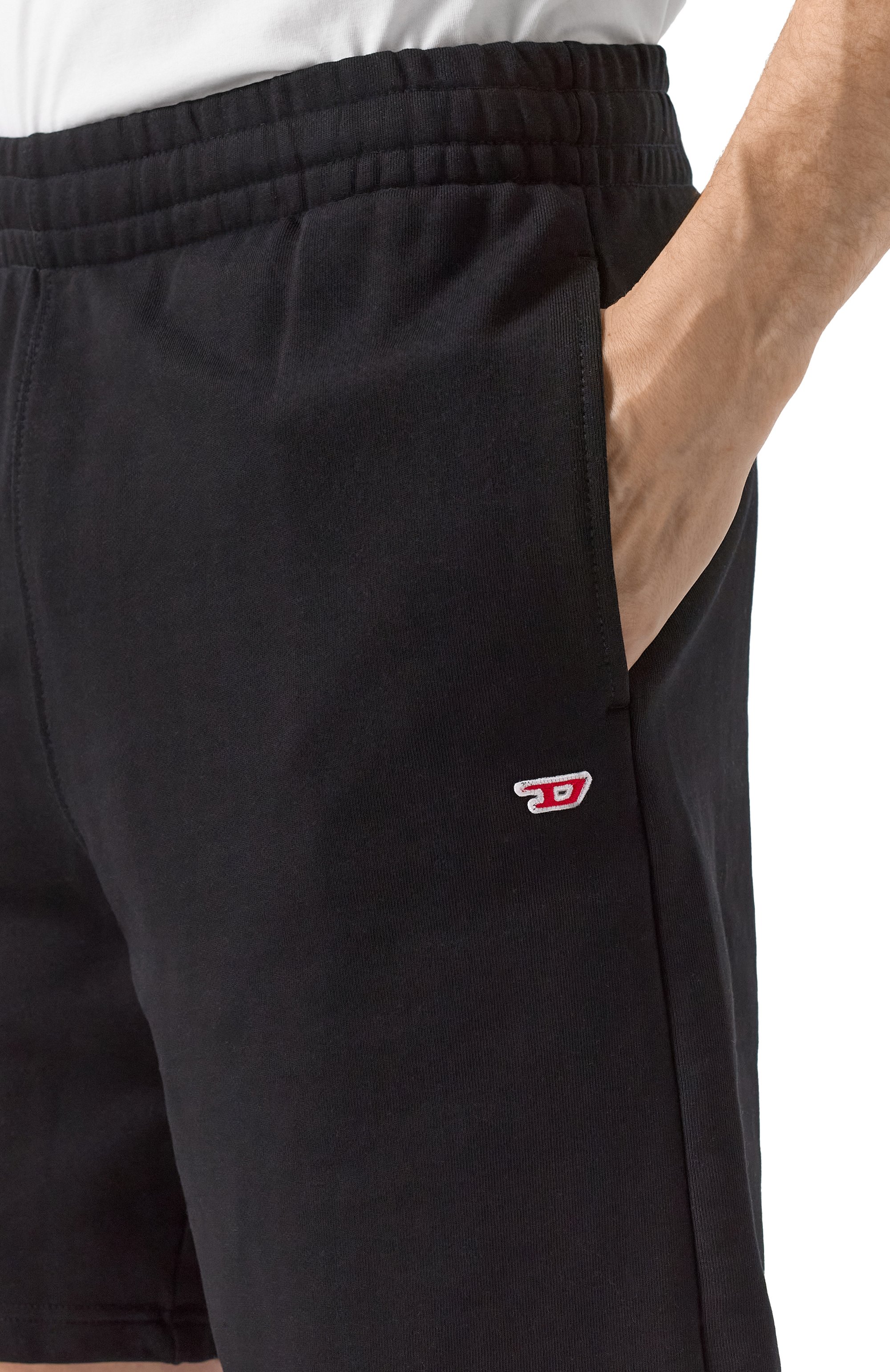 Хлопковые шорты DIESEL черного цвета по цене 13300 руб., арт. A15059/0GEAD, фото 5 Хлопковые шорты DIESEL, арт. A15059/0GEAD, фото 5