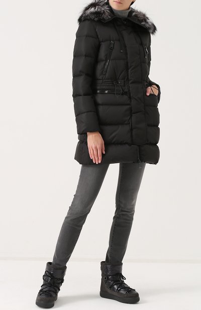 Приталенный стеганый пуховик с меховой отделкой капюшона MONCLER, арт. C2-093-49885-25-54155, фото 2