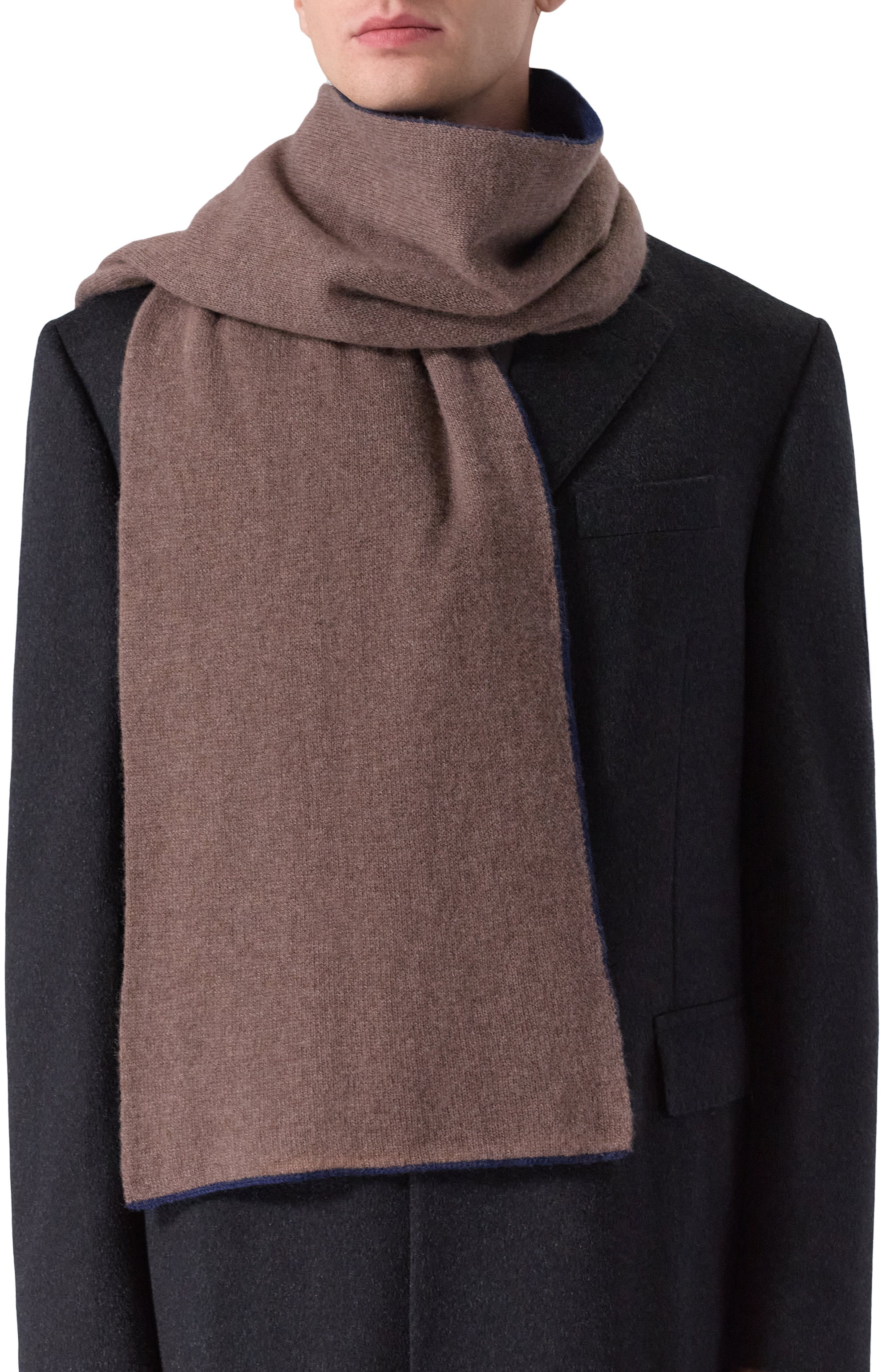 Двусторонний шарф из кашемира ANDREA CAMPAGNA темно-синего цвета по цене 45950 руб., арт. 15513, фото 3 Двусторонний шарф из кашемира ANDREA CAMPAGNA, арт. 15513, фото 3