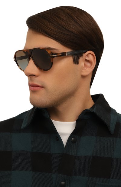Солнцезащитные очки TOM FORD коричневого цвета по цене 56150 руб., арт. TF1080 53F, фото 3 Солнцезащитные очки TOM FORD, арт. TF1080 53F, фото 3