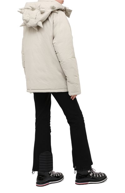 Пуховик MONCLER GENIUS светло-бежевого цвета по цене 169000 руб., арт. F2-09E-1B504-40-V0135, фото 2 Пуховик MONCLER GENIUS, арт. F2-09E-1B504-40-V0135, фото 2