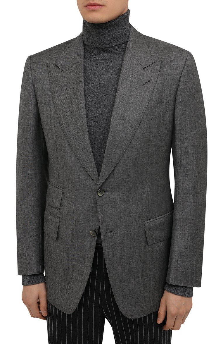 Мужской шерстяной пиджак TOM FORD светло-серого цвета, арт. 238R10/21AL43_1 | Фото 3 (Материал внешний: Шерсть; Длина (для топов): Стандартные; Рукава: Длинные; Материал подклада: Шелк, Купро; 1-2-бортные: Однобортные; Пиджаки М: Приталенный; Случай: Вечерний; Стили: Классический; Материал сплава: Проставлено; Драгоценные камни: Проставлено)
