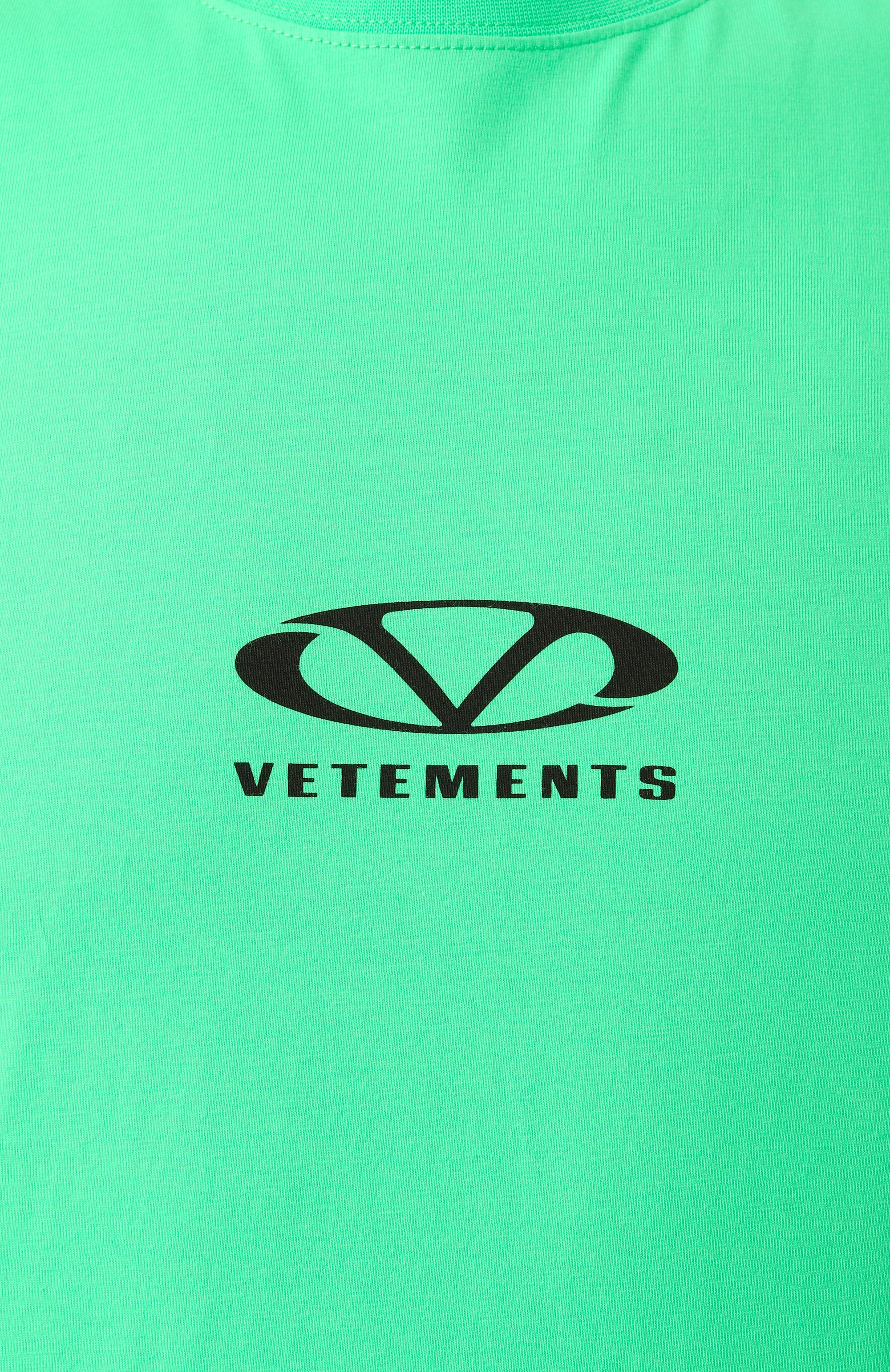 Хлопковая футболка VETEMENTS салатового цвета по цене 57800 руб., арт. UA66TR600E, фото 6 Хлопковая футболка VETEMENTS, арт. UA66TR600E, фото 6