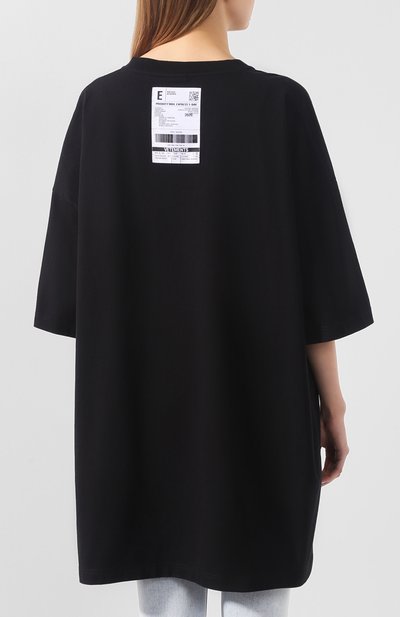 Футболка VETEMENTS черного цвета по цене 21150 руб., арт. SS20TR297 1621/W/BLACK/RED, фото 4 Футболка VETEMENTS, арт. SS20TR297 1621/W/BLACK/RED, фото 4