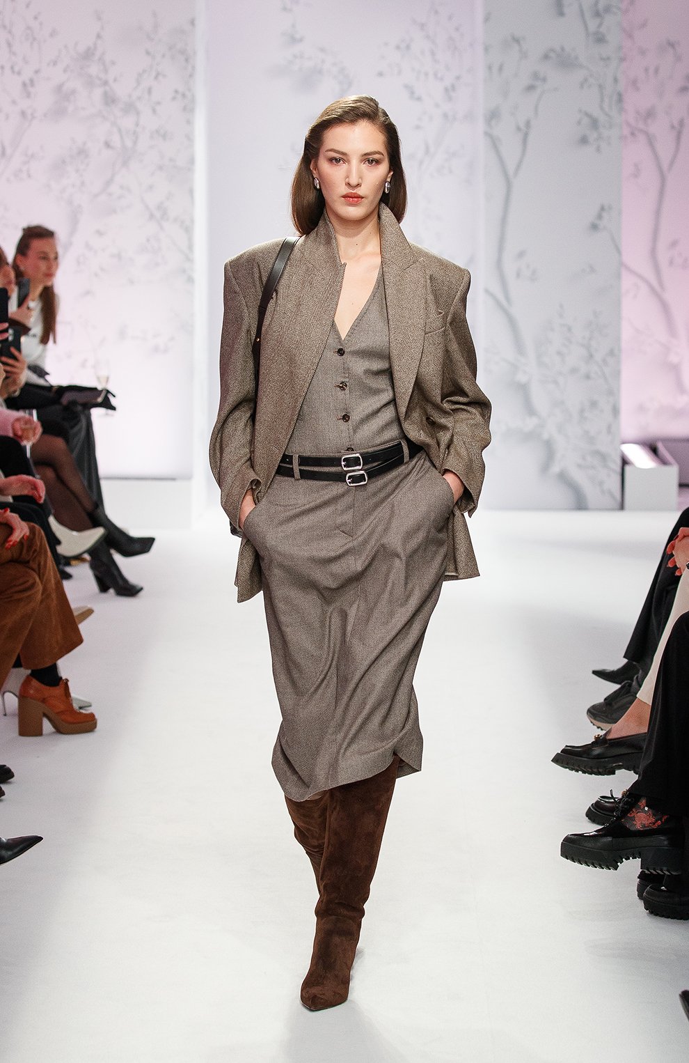 Сумка loop medium BOTTEGA VENETA, арт. 796619/V2HL1, фото 9