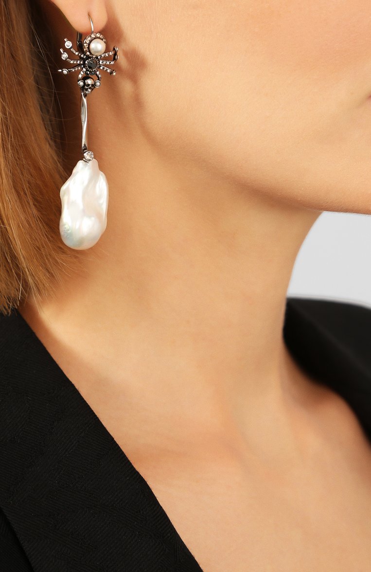Женские серьги ALEXANDER MCQUEEN серебряного цвета, арт. 582707/J160Y | Фото 2 (Статус проверки: Проверена категория; Материал: Металл; Региональные ограничения белый список (Axapta Mercury): Не проставлено; Нос: Не проставлено)