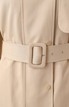 Женский тренч EMPORIO ARMANI бежевого цвета, арт. EW000638/AF12646 | Фото 6 (Рукава: Длинные; Материал подклада: Синтетический материал; Материал сплава: Проставлено; Драгоценные камни: Проставлено; Длина (верхняя одежда): До середины бедра; Стили: Кэжуэл; Кросс-КТ: Куртка; Материал внешний: Хлопок, Синтетический материал)