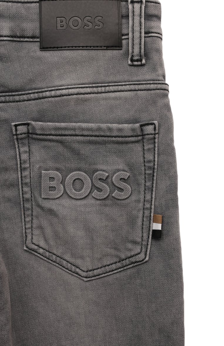 Детские джинсы BOSS серого цвета, арт. J50688 | Фото 3 (Нос: Не проставлено; Материал внешний: Хлопок; Детали: Потертости; Автоматизация состава: Проставлено; Ростовка одежда: 7 лет | 122 см, 13 - 15 лет | 158 см, 16 лет | 164 см, 9 лет | 134 см, 12 лет | 152 см)