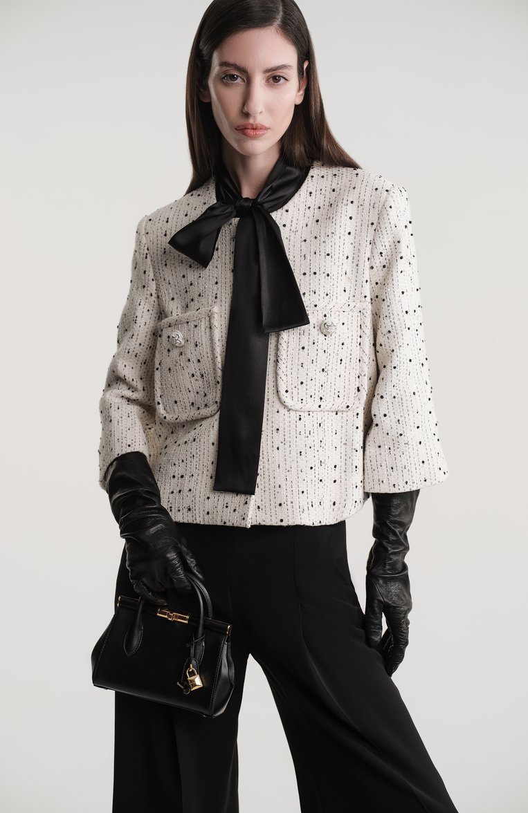 Женская сумка marlene small DOLCE & GABBANA черного цвета, арт. BB7744/A3G19 | Фото 8 (Размер: small; Материал сплава: Проставлено; Драгоценные камни: Проставлено; Ремень/цепочка: На ремешке; Материал: Натуральная кожа)