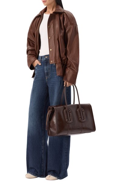 Сумка the carryall MARC JACOBS (THE) темно-коричневого цвета по цене 89950 руб., арт. 2F6HTT003H01, фото 3 Сумка the carryall MARC JACOBS (THE), арт. 2F6HTT003H01, фото 3