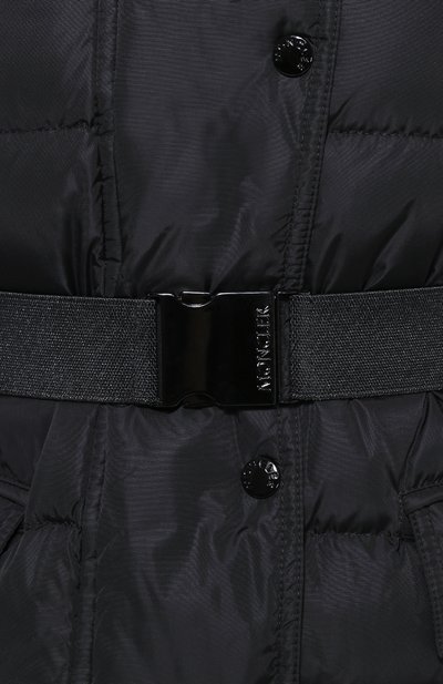 Стеганый пуховик с меховой отделкой капюшона и поясом MONCLER черного цвета по цене 183500 руб., арт. B2-093-46877-25-68065, фото 5 Стеганый пуховик с меховой отделкой капюшона и поясом MONCLER, арт. B2-093-46877-25-68065, фото 5