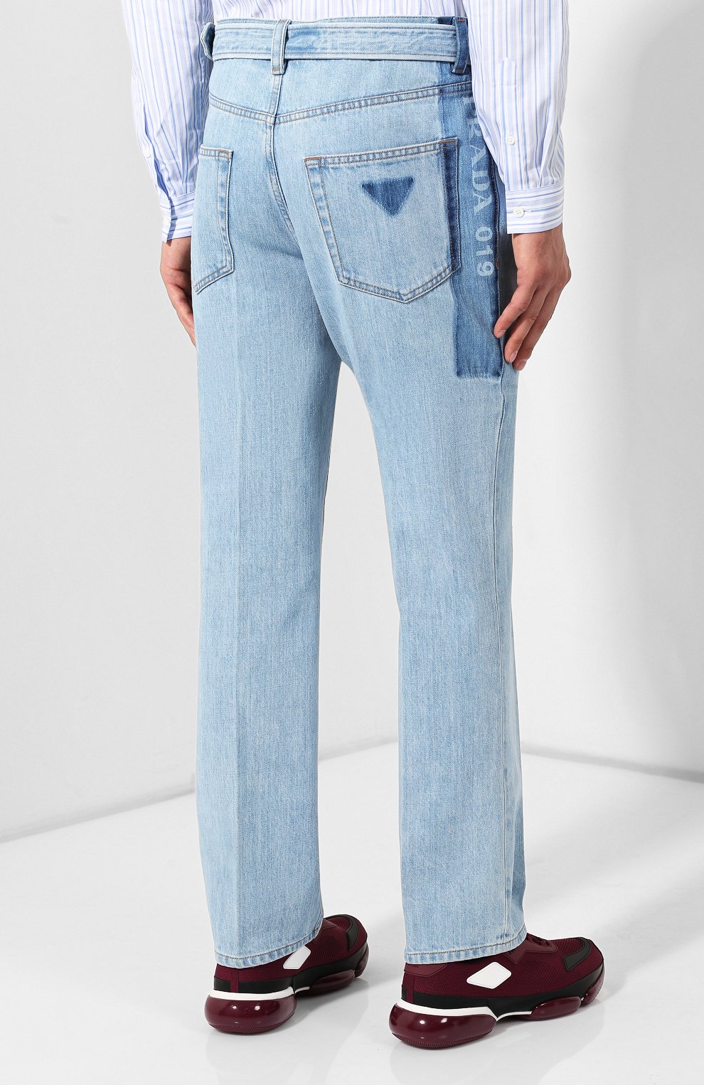 Джинсы PRADA голубого цвета по цене 77000 руб., арт. GEP291-1TPJ-F0BAU, фото 4 Джинсы PRADA, арт. GEP291-1TPJ-F0BAU, фото 4