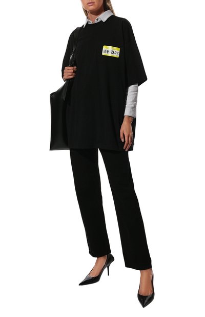Хлопковая футболка VETEMENTS черного цвета по цене 34000 руб., арт. UA53TR170B 1602/W, фото 2 Хлопковая футболка VETEMENTS, арт. UA53TR170B 1602/W, фото 2