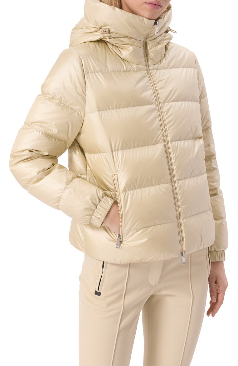 Женский пуховик biron MONCLER кремового цвета, арт. 1A000-91-597WN | Фото 3 (Длина (верхняя одежда): Короткие; Материал подклада: Синтетический материал; Рукава: Длинные; Кросс-КТ: Пуховик; Стили: Кэжуэл; Материал внешний: Синтетический материал)