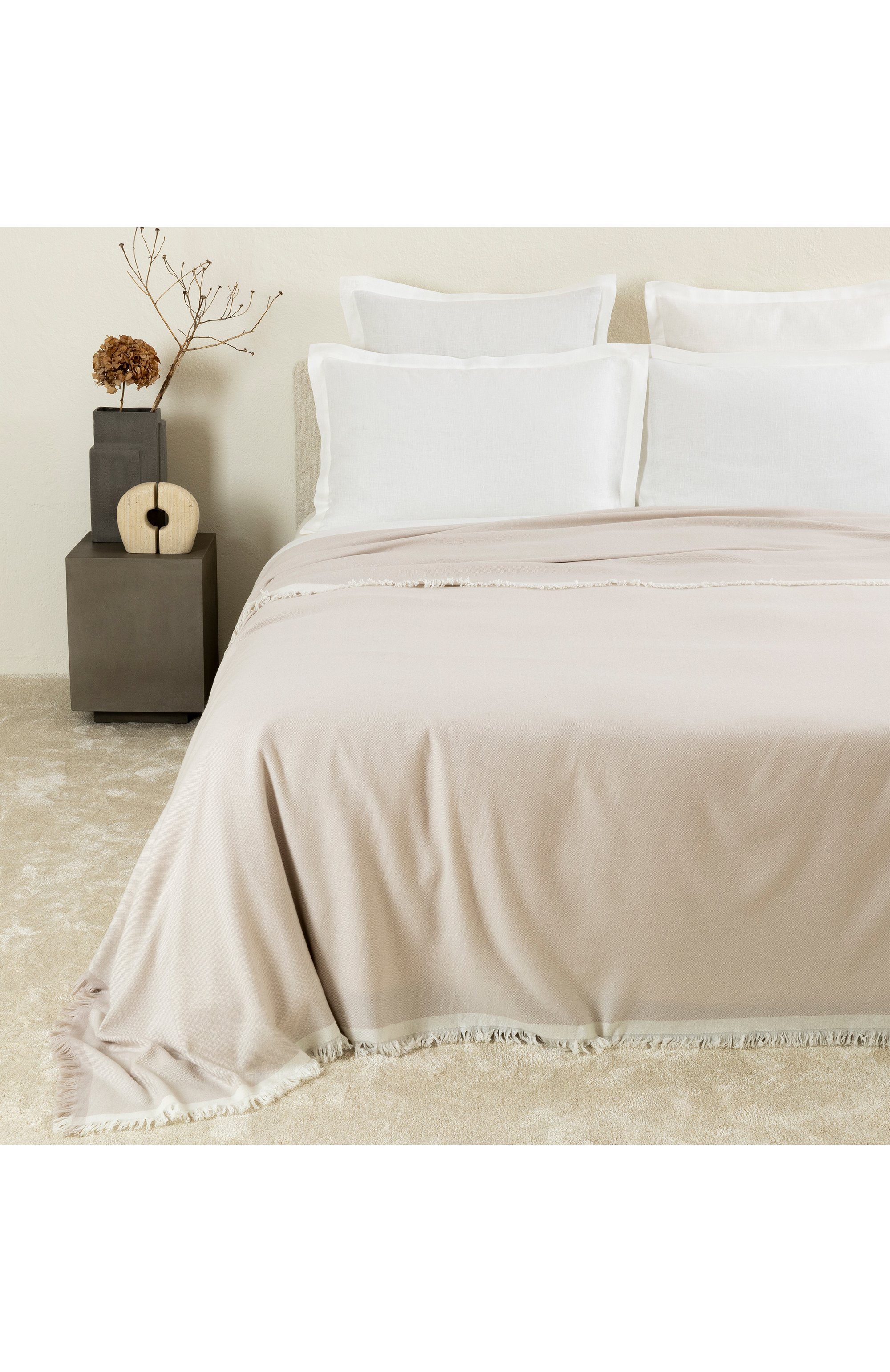 Покрывало bliss blanket FRETTE кремового цвета по цене 363000 руб., арт. FR6863 F0200 285F, фото 4 Покрывало bliss blanket FRETTE, арт. FR6863 F0200 285F, фото 4