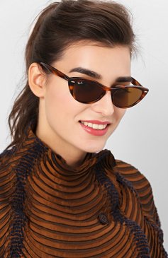 Женские солнцезащитные очки RAY-BAN коричневого цвета, арт. 4314N-954/33 | Фото 2 (Региональные ограничения белый список (Axapta Mercury): Не проставлено; Нос: Не проставлено; Материал: Пластик; Тип очков: С/з; Статус проверки: Проверено, Проверена категория; Материал сплава: Проверено)